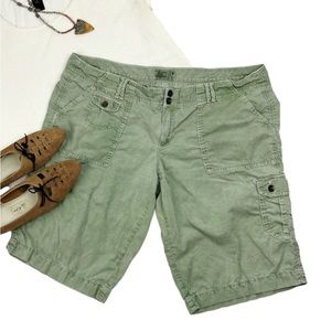 American Eagle Outfitters Women Medium Green Cargo Shorts